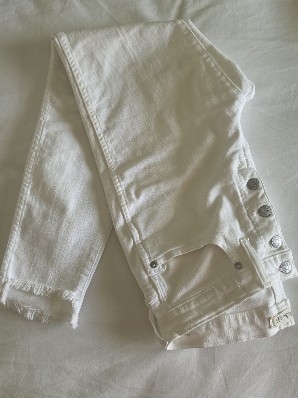Madewell White High-Rise Cropped Button-Fly Jeans with Frayed Hem